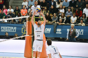Sbrolla in palleggio
