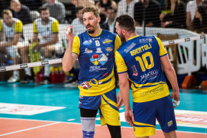 in campo Bertoli e Patricarca (Materdominivolley.it Castellana Grotte)