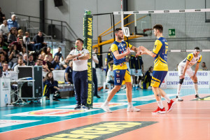 ingresso in campo Matteo Bertoli (Materdominivolley.it Castellana Grotte)