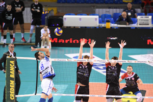 Attacco dello schiacciatore Stefano Gozzo - GoldenPlast Potenza Picena