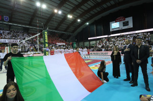 Bandiera durante l'Inno