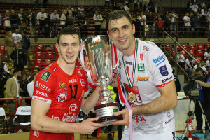 Balaso e Sokolov col Trofeo