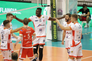 I giocatori di Ravenna esultano a fine partita