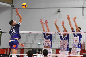 Sebastiano Milan contro il muro a tre bresciano 