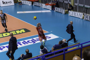 Salvataggio in zona panchina di Cesarini