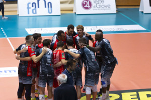 Esultanza in campo Gibam Fano per la vittoria