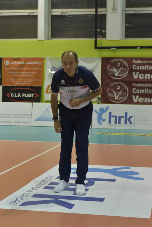 Primo arbitro Selmi Matto