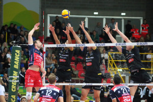 azione a muro verona
