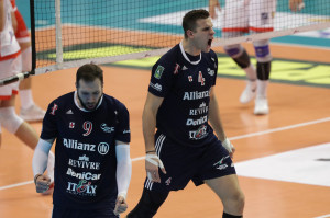Petric e Kozamernick esultano