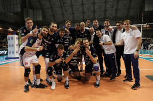 I giocatori di Milano esultano a fine partita