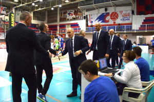 Saluto dei due staff tecnici