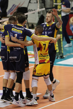 I giocatori di Modena esultano