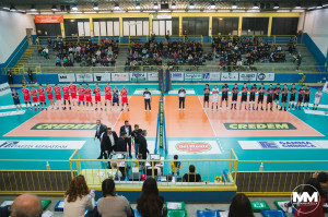 Formazioni schierate in campo