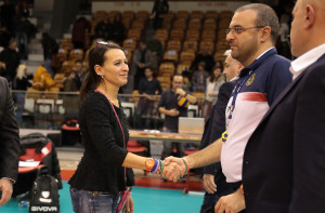 Conad: Raffaella Curioni, assessore allo sport, saluta arbitroMerli