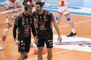 Kovar e Anzani Esultano