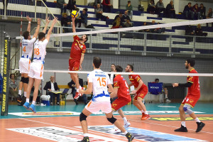Attacco di Ippolito su muro di Loglisci ed Esposito