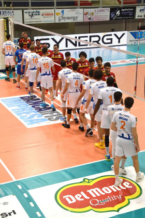 Saluto delle due squadre