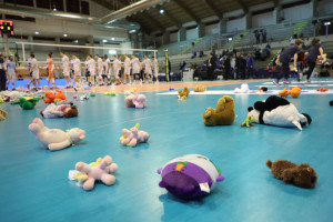 teddy bear , omaggio peluche per reparto bambini ospedale di latina