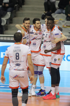 I Giocatori di Ravenna esultano a fine partita