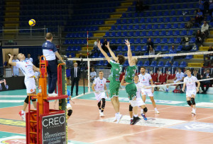 Attacco dello schiacciatore Matteo Paoletti - GoldenPlast Civitanova