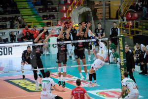 Attacco Hernandez muro a tre Verona