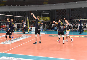 Olimpia chiama una palla dentro