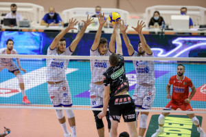 Attacco Stern PAdova muro Top Volley