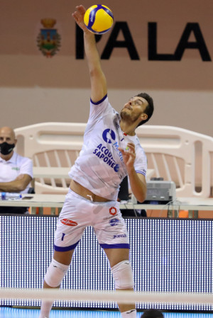 cavuto top volley