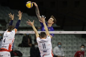Onwuelo supera il muro di Ravenna
