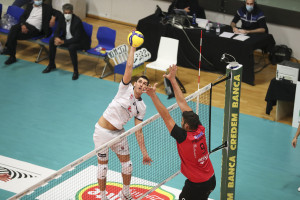 Pol in attacco