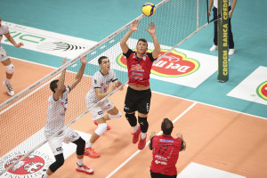 Zivojinovic al palleggio