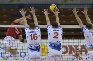 Loglisci attacco con muro a tre