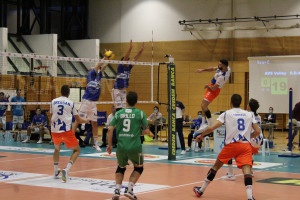 Akis attacco