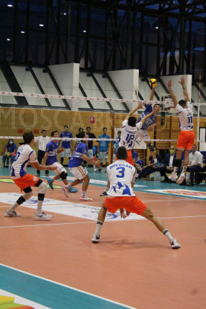 Gasperi e Akis a muro