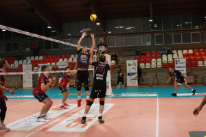 Alzata di Zivoijnovic per Frizzarin 