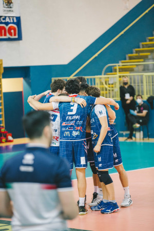 Abbraccio di gruppo ViviBanca Torino