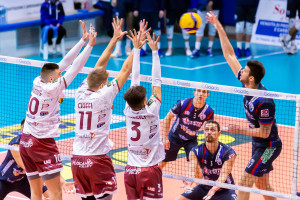Attacco Lecce: Mazzon / Muro Tuscania: Skuodis, Cioffi e Marsili