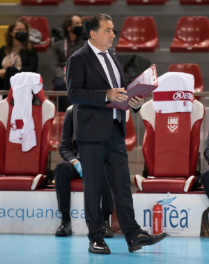Cucine Lube Civitanova - Il tecnico Ferdinando De Giorgi durante il match