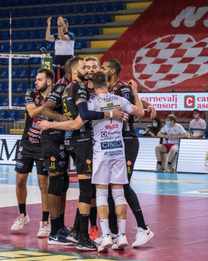 Cucine Lube Civitanova - L'abbraccio