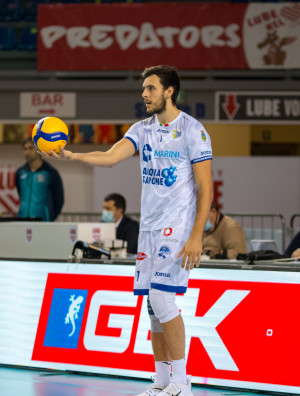Top Volley Cisterna - Lo schiacciatore Oreste Cavuto al servizio