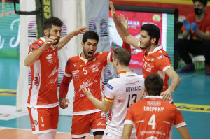 I giocatori di ravenna esultano a fine partita