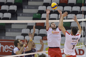 Pinelli in palleggio x primo tempo a Scopelliti