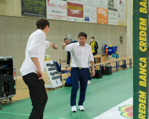 Saluto tra i coach