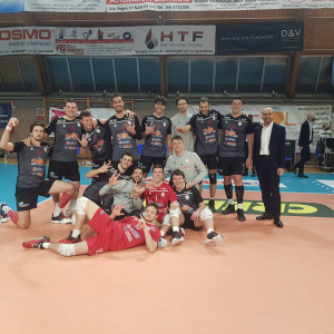Esultanza per la vittoria contro il Mosca Bruno Bolzano