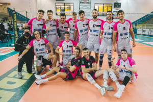 Foto di squadra post vittoria