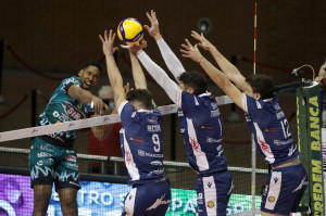 Leon supera il muro di Ravenna