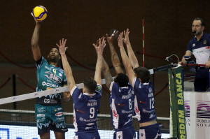 Leon supera il muro di Ravenna