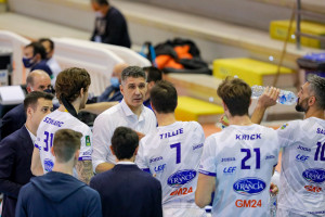 Time  out Top  Volley Kovac