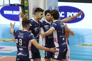 I Giocatori di Ravenna esultano a fine partita