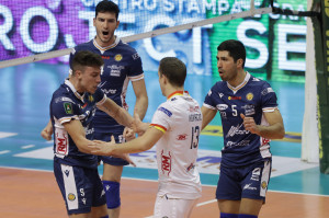 I giocatori di Ravenna esultano a fine partita